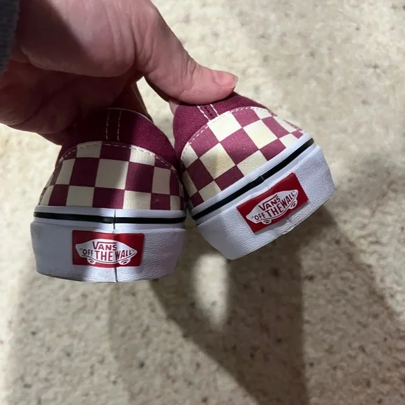 Maroon red white checkered Vans men’s 6.5, women’s 8 - Picture 3 of 7